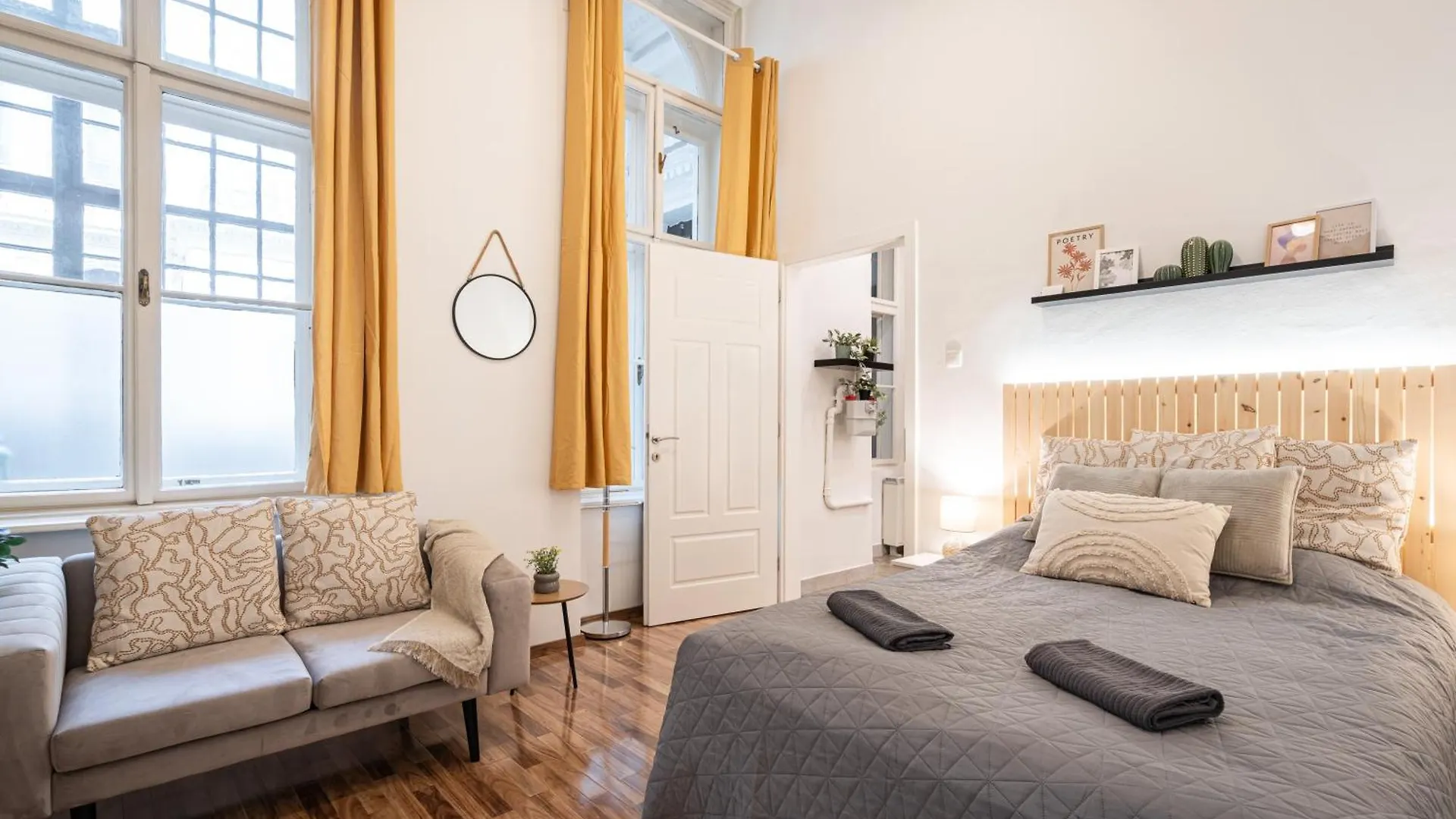 Evergreen Downtown Apartments Budapest Hungary