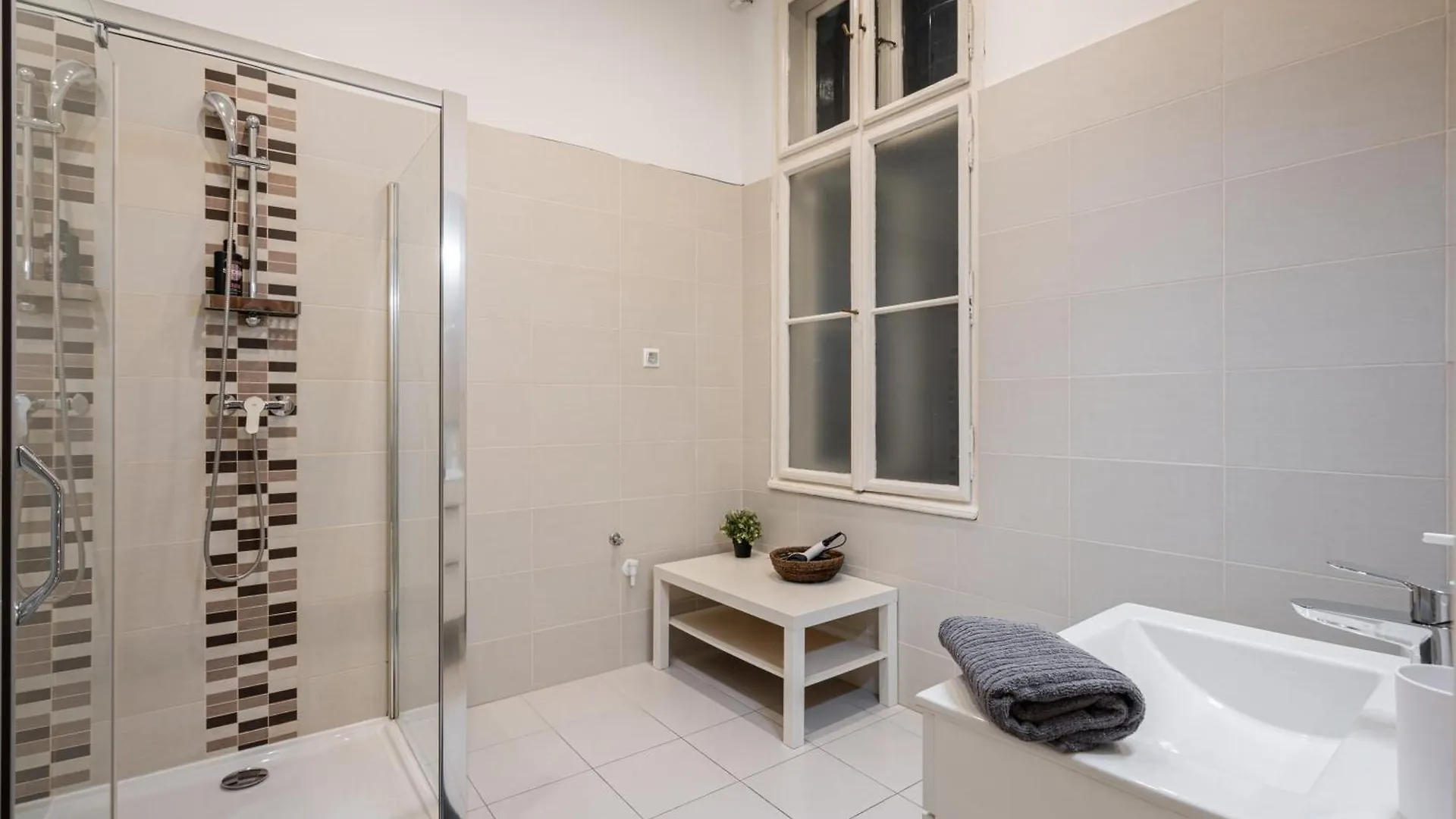 Evergreen Downtown Apartments Budapest Hungary